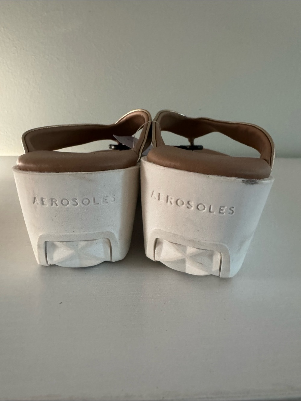 AEROSOLES Metallic Gold Wedge Thong Sandals - Picture 3 of 4